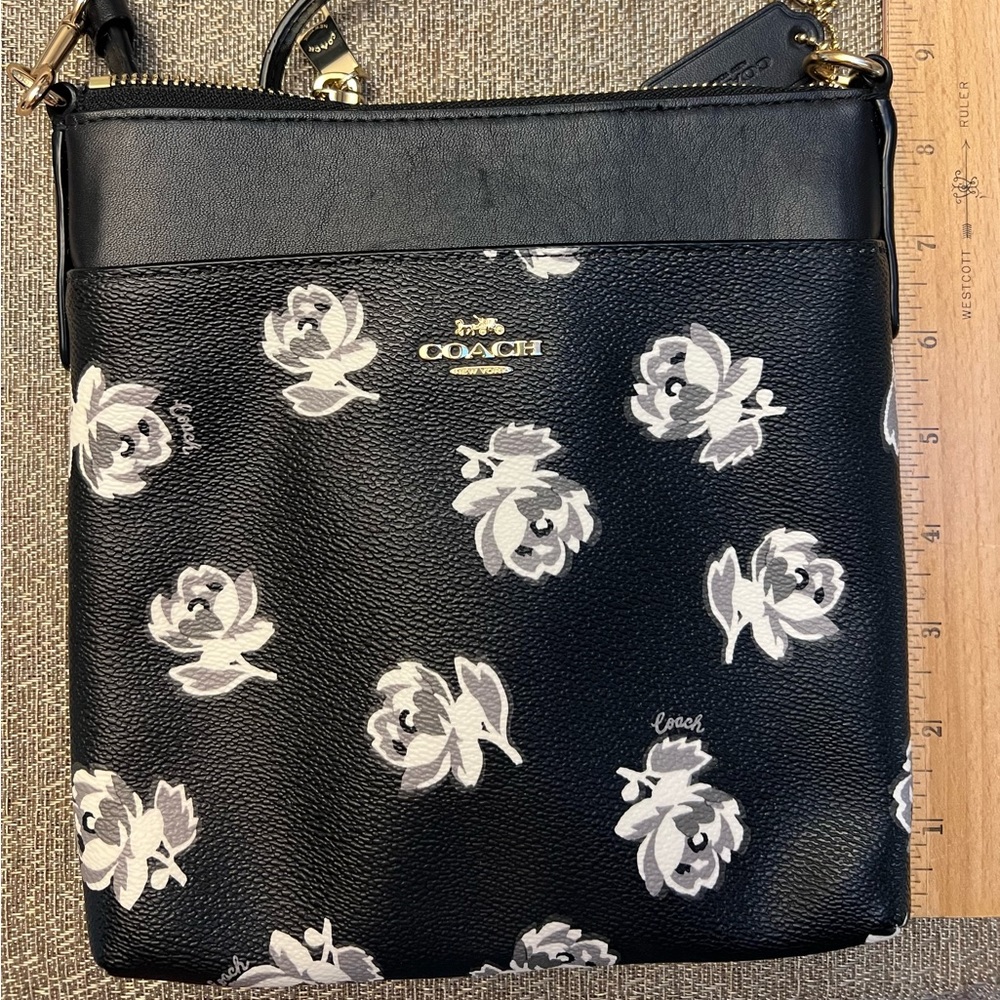 COACH crossbody black & white flowers